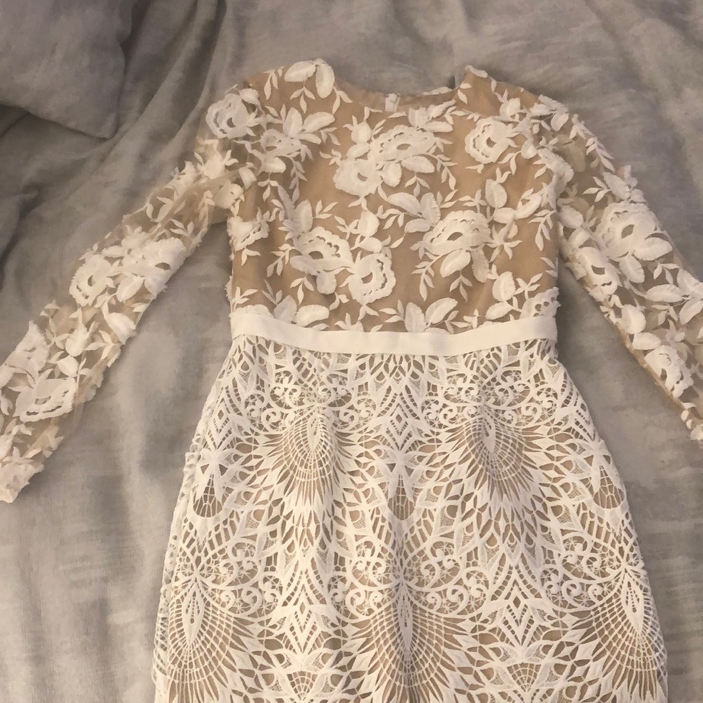 LIKE NEW ML Monique Lhuillier Calypso Sold Out